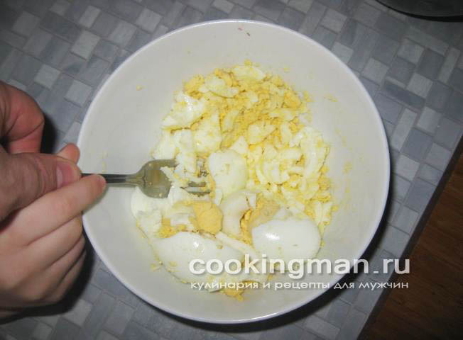 слойки с яйцом