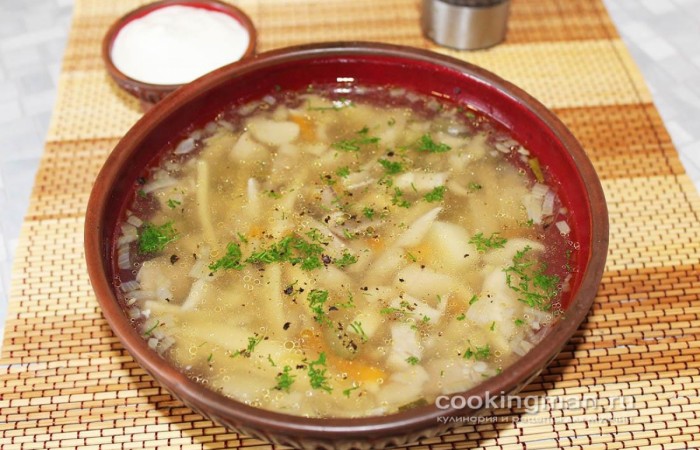Грибной суп из вешенок и домашней лапши