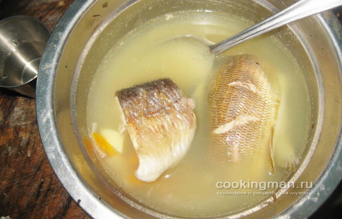 Наваристый рыбный суп из хариуса и ленка