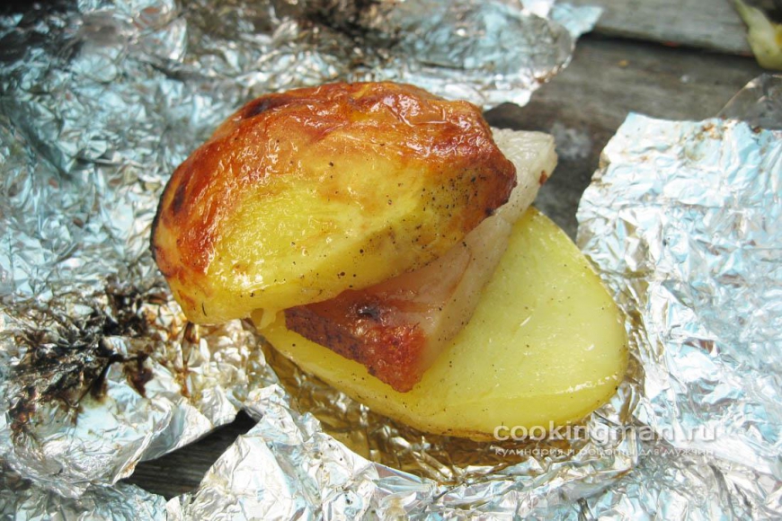 Фото картошки печенной с салом в фольге