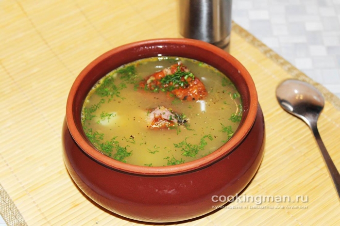 Фото горохового супа с копчеными ребрышками