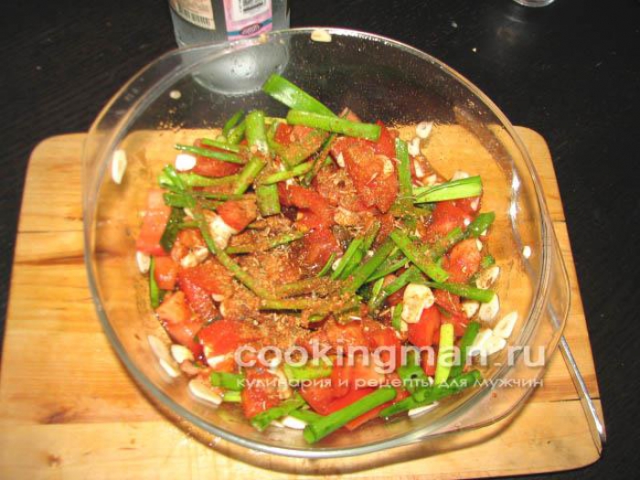 Фото салата из помидоров и зеленым луком