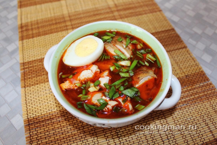 Фото куриного супа с лапшой с соусом Лаоганма