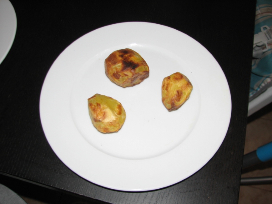 Фото картофель запеченного в духовке в фольге
