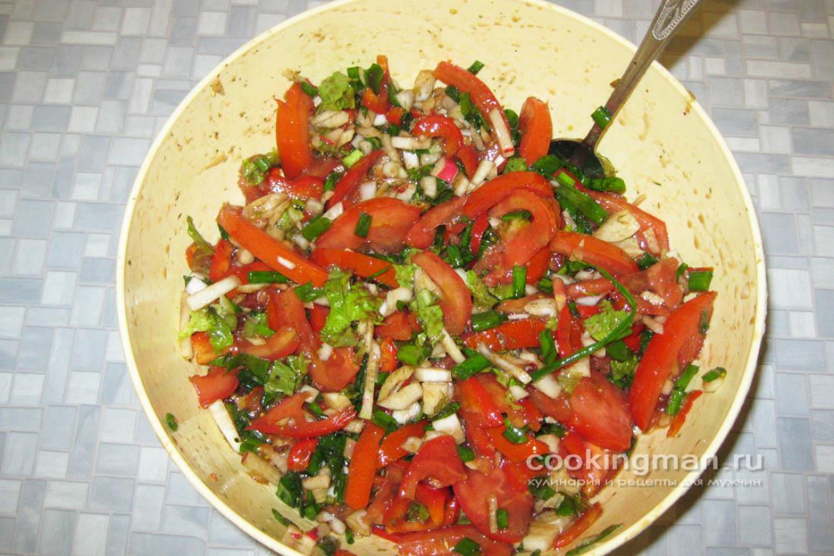 Салат с индейкой, кунжутом и болгарским перцем — рецепт с фото